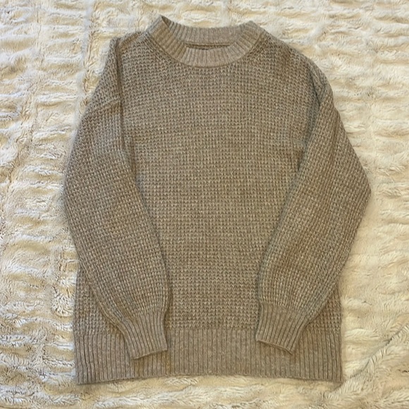 Women’s tan American Eagle long sleeve sweater, size small. - Picture 1 of 3